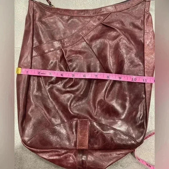 VTG LATICO USA Cherry Red Distressed Leather Shoulder Hobo Tote Handbag - Picture 2 of 10